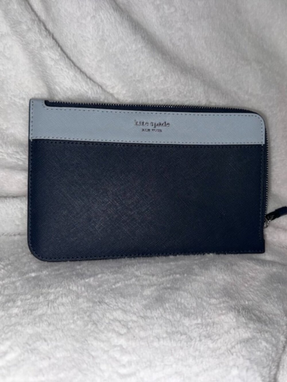 Kate Spade New York Colorblock Wristlet Pouch – Navy & Light Blue